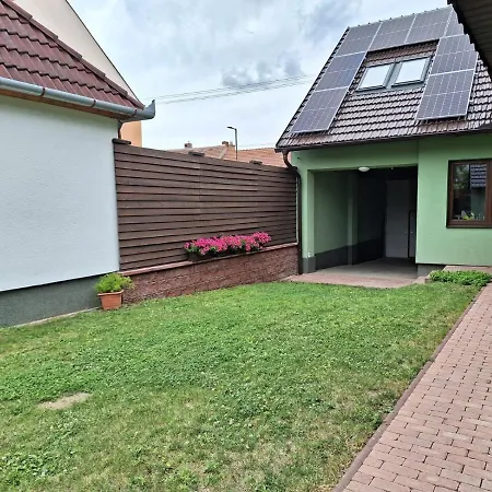 Na Sedmnactce - S Virivkou * Dolní Bojanovice