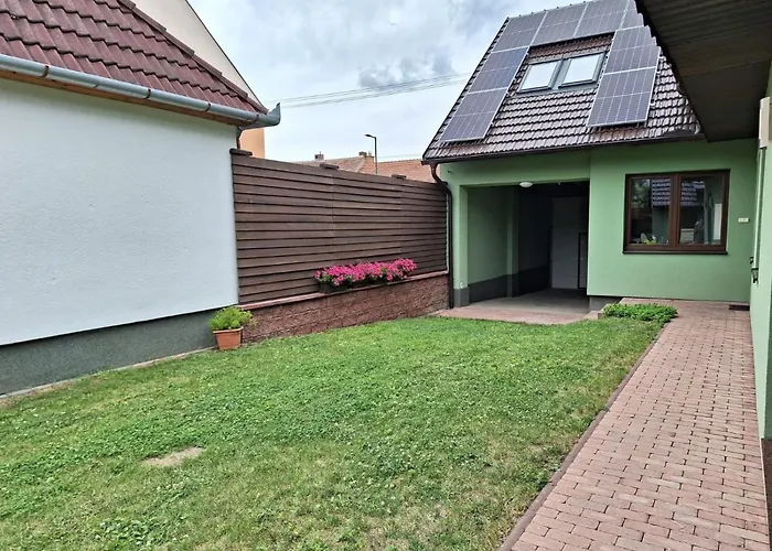 Na Sedmnactce - S Virivkou * Dolní Bojanovice